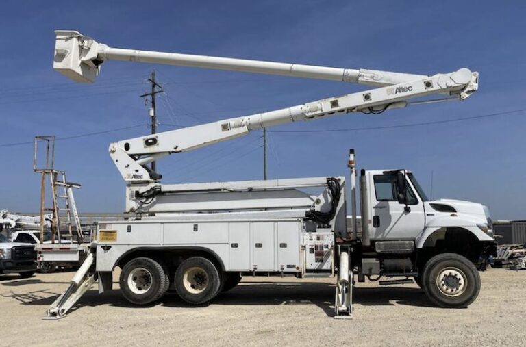 100 Foot Bucket Truck
