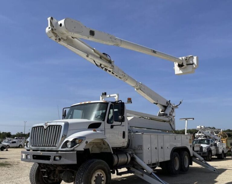 100 Foot Bucket Truck
