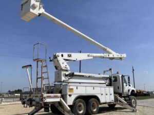 100 Foot Bucket Truck