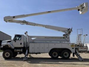 100 Foot Bucket Truck