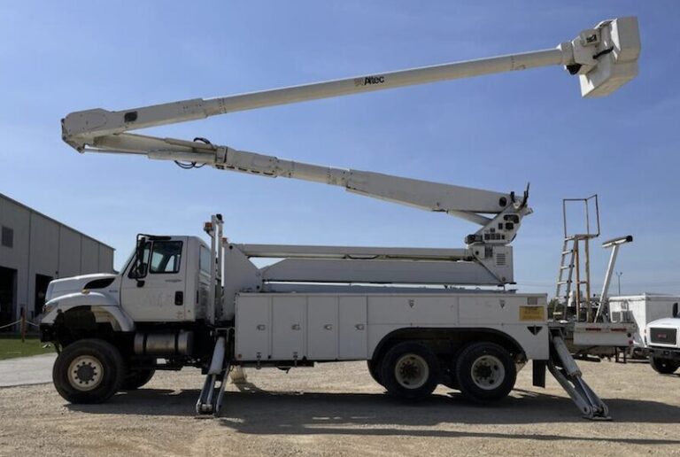 100 Foot Bucket Truck