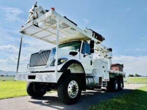 Altec 4060 Transmission Digger Derricks