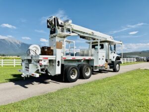 Altec Transmission Digger Derrick