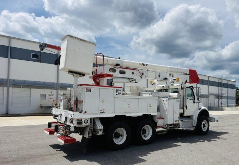 Altec AA55E MH Bucket Truck