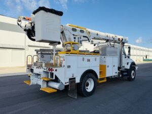 Altec AM55-MH Bucket Truck