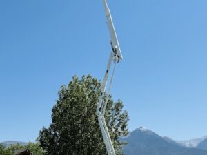 Crawler Bucket Lift For Sale