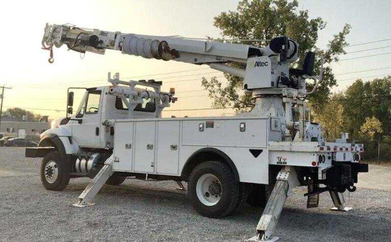 Digger Derrick For Sale