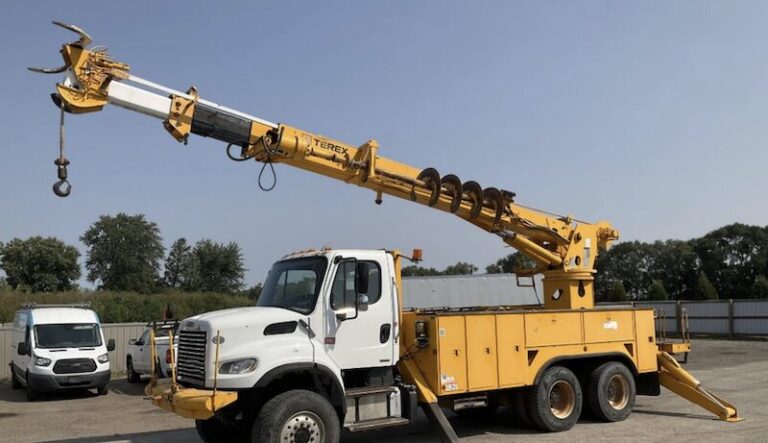 Commander C6060 Transmission Digger Derrick
