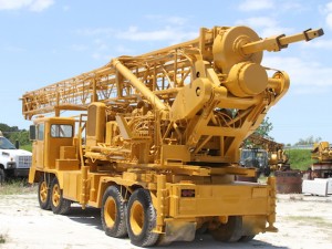foundation_drill_rig_933091826
